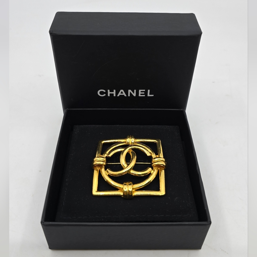 Chanel Vintage Pin